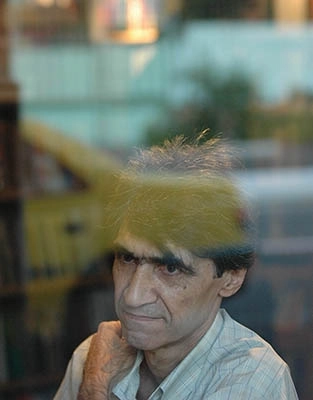 مؤلف ضدمؤلف