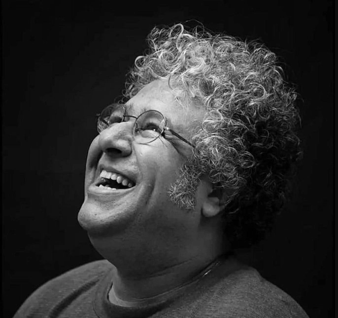 عشق و آزادی بر دیواره‌های مرگ و خون